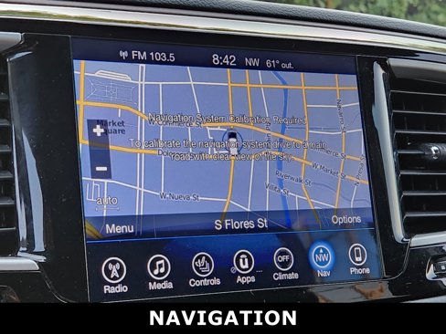 Used 2017 Chrysler Pacifica Touring-L image 3