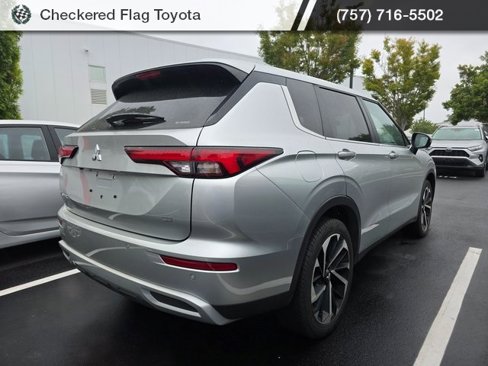 Used 2024 Mitsubishi Outlander SE image 6