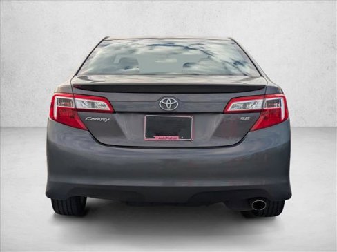 Used 2014 Toyota Camry SE image 6