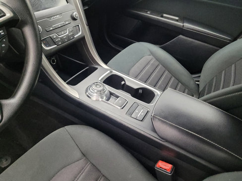 Used 2020 Ford Fusion SE image 26