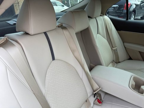Certified 2022 Toyota Camry XLE w/ Navigation Package image 21