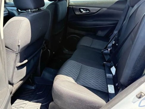 Used 2018 Nissan Rogue SV w/ Premium Package image 11