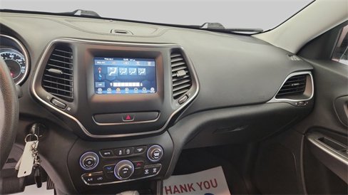 Used 2019 Jeep Cherokee Latitude w/ Popular Appearance Group image 15