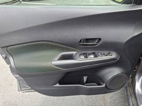 Used 2019 Nissan Kicks S image 9