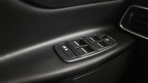 Used 2017 Jaguar XE Premium image 23