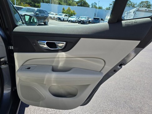 Used 2019 Volvo S60 T5 Inscription image 43