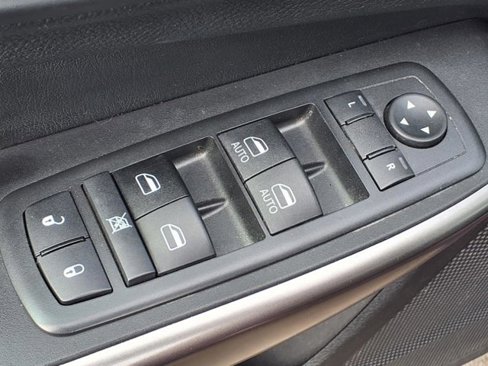 Used 2020 Jeep Cherokee Limited image 18