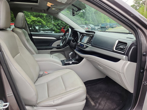 Used 2015 Toyota Highlander XLE image 11