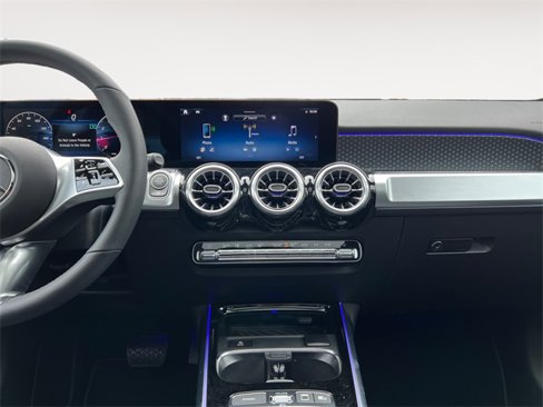 New 2025 Mercedes-Benz GLB 250 4MATIC image 11