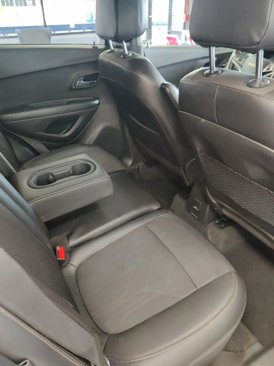 Used 2021 Chevrolet Trax LT w/ LT Convenience Package image 13