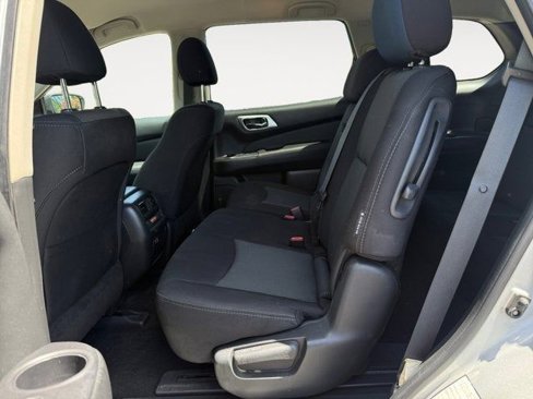 Used 2020 Nissan Pathfinder SV image 13