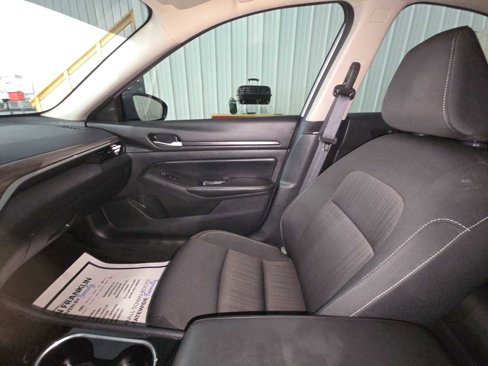 Used 2024 Nissan Altima 2.5 SV image 13