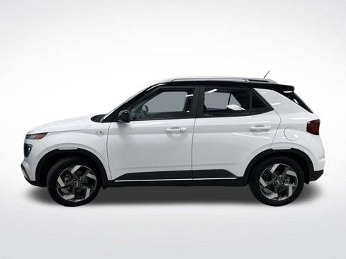 Used 2023 Hyundai Venue Limited image 12
