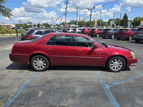 Used 2010 Cadillac DTS image 2