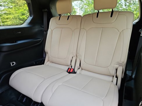 New 2025 Jeep Grand Cherokee L Limited w/ Luxury Tech Group II image 20