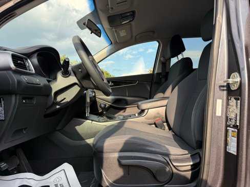Used 2017 Kia Sorento LX image 15