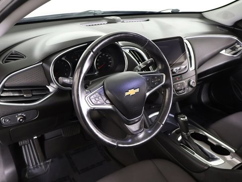 Used 2017 Chevrolet Malibu LT image 24