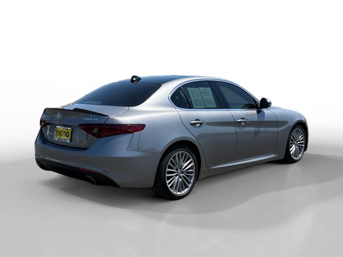 Used 2017 Alfa Romeo Giulia Ti w/ TI Lusso Light Wood Package image 5