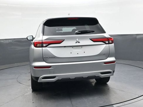 Used 2024 Mitsubishi Outlander SE image 5