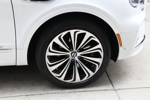 Used 2022 Bentley Bentayga image 22