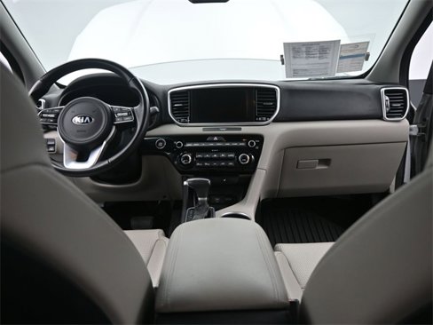 Used 2020 Kia Sportage EX image 24