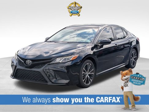 Used 2018 Toyota Camry L image 1