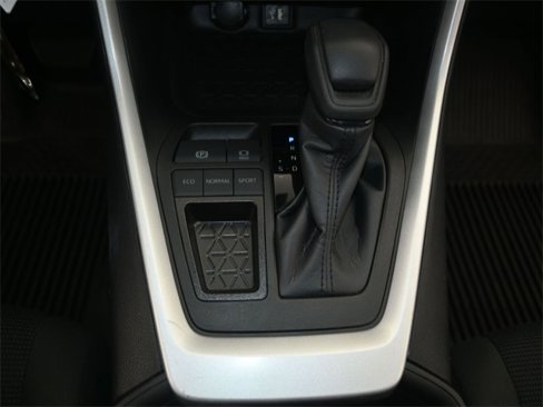 Used 2023 Toyota RAV4 LE image 10
