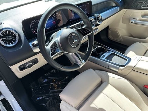 Used 2024 Mercedes-Benz GLB 250 4MATIC image 9