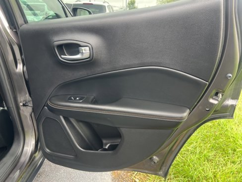 Used 2018 Jeep Compass Latitude w/ Popular Equipment Group image 38