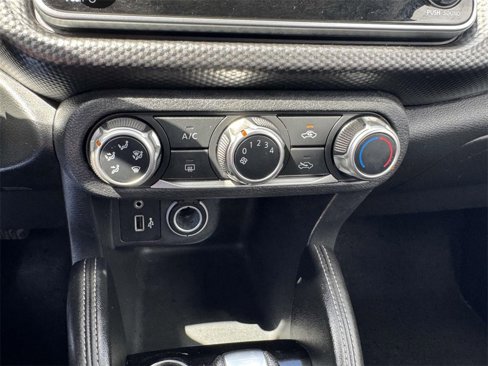 Used 2019 Nissan Kicks S image 28