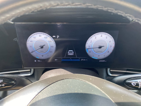 Certified 2023 Hyundai Elantra Limited w/ Preferred Accessory Package image 15