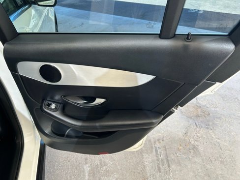 Used 2019 Mercedes-Benz GLC 300 image 22