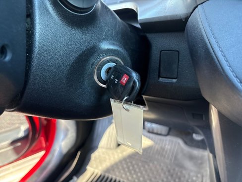 Used 2017 Toyota RAV4 LE image 27