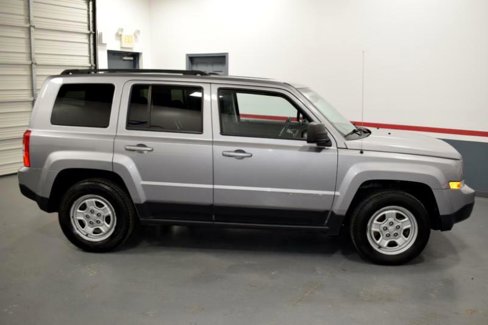 Used 2016 Jeep Patriot Sport w/ Power Value Group image 8