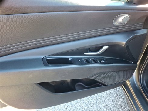 Certified 2025 Hyundai Elantra SEL image 12