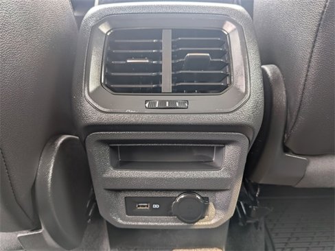 Used 2020 Volkswagen Tiguan SE image 24