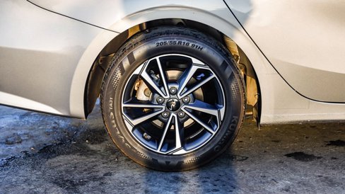 Used 2022 Kia Forte LXS image 11