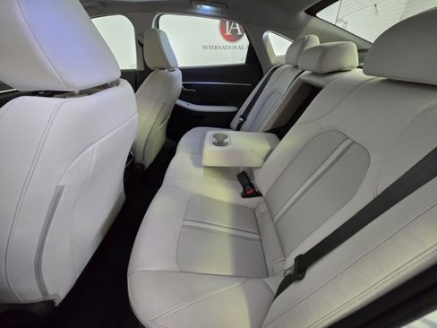 Certified 2022 Hyundai Sonata SEL w/ Convenience Package image 12