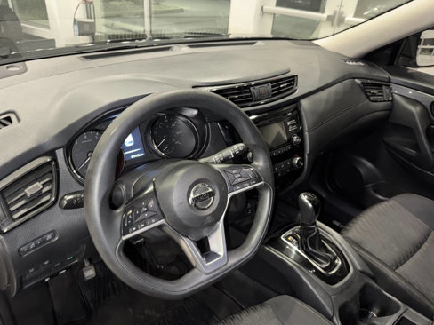 Used 2017 Nissan Rogue S image 25