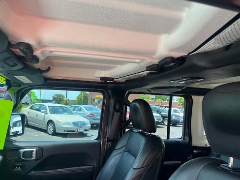 Used 2021 Jeep Wrangler Unlimited Sahara w/ Uconnect 4C Nav & Sound Group image 15