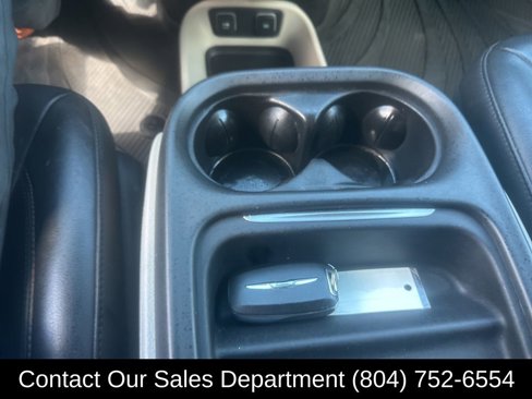Used 2017 Chrysler Pacifica Touring-L image 26