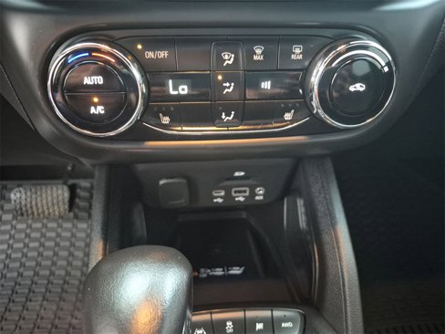 Used 2022 Chevrolet TrailBlazer RS w/ Technology Package image 26
