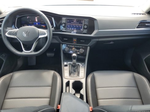 Used 2024 Volkswagen Jetta SE image 6