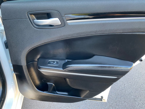 Used 2021 Chrysler 300 S image 40