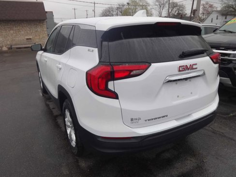Used 2020 GMC Terrain SLE w/ LPO, Floor Liner Package image 5