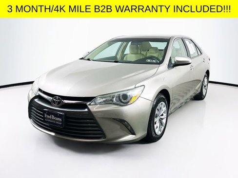 Used 2016 Toyota Camry LE image 3
