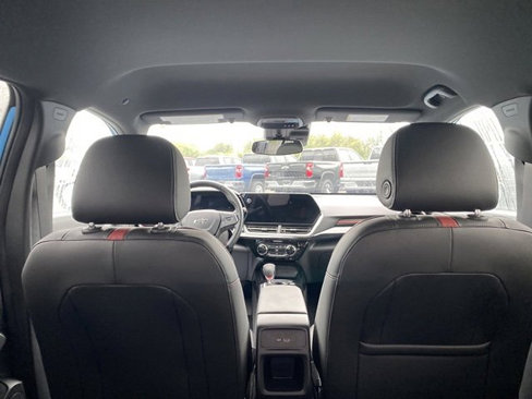 Used 2025 Chevrolet Trax RS image 16