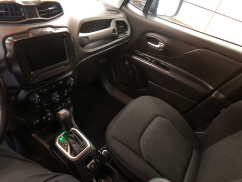 Used 2018 Jeep Renegade Altitude image 19