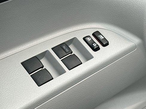 Used 2010 Toyota Highlander 2WD image 9
