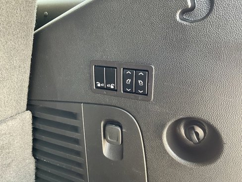 Used 2018 GMC Yukon Denali image 13